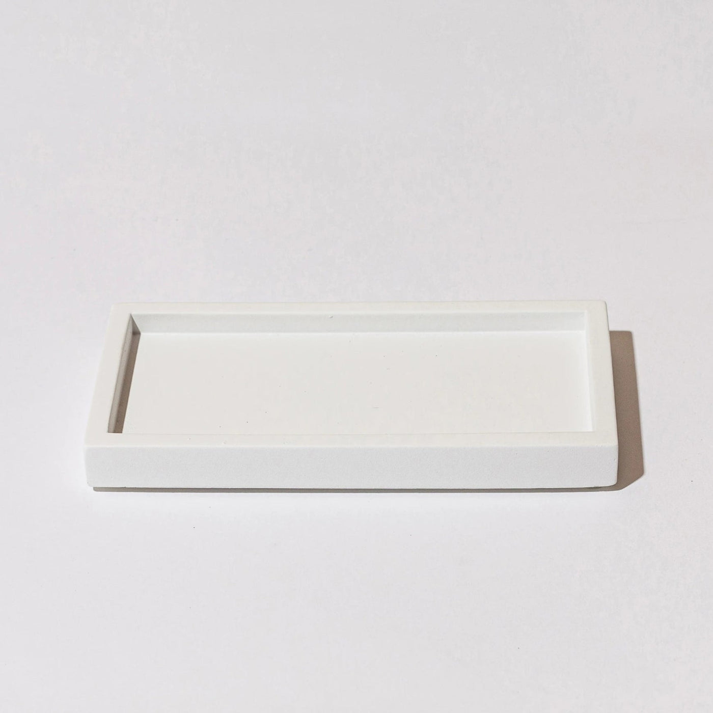 סט פמוטים מעוצבים לשבת על מגש בטון מודרני עם ברכת הדלקת נרות - דגם Urban Blessings 