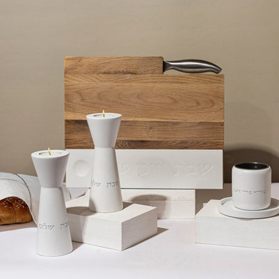 מגש חלה יוקרתי לשבת מעץ עם בטון טבעי וסכין לחלה – דגם Board & Blade (Copy) 