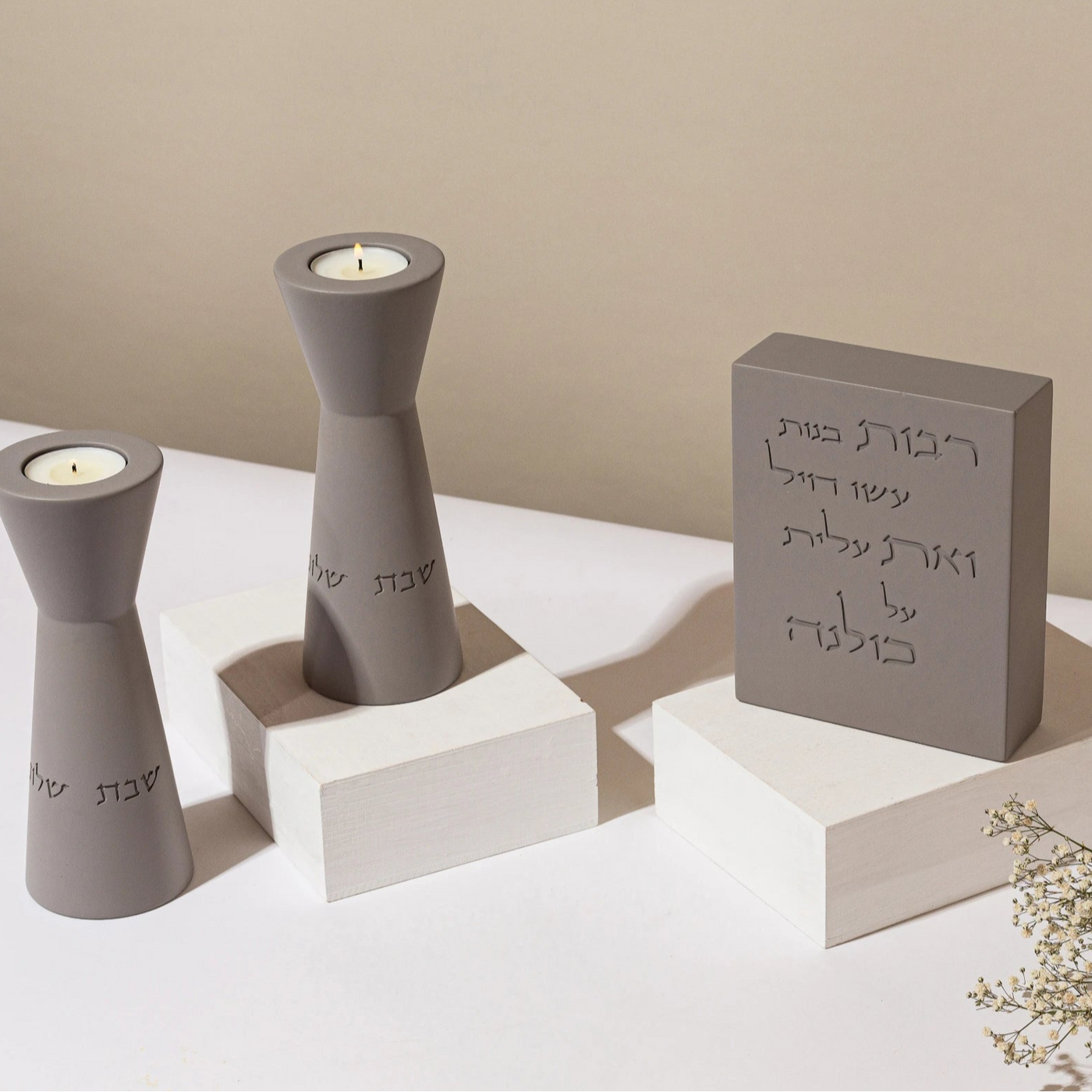 ברכת אשת חיל יוקרתית מבטון בעיצוב נקי – דגם Crown 