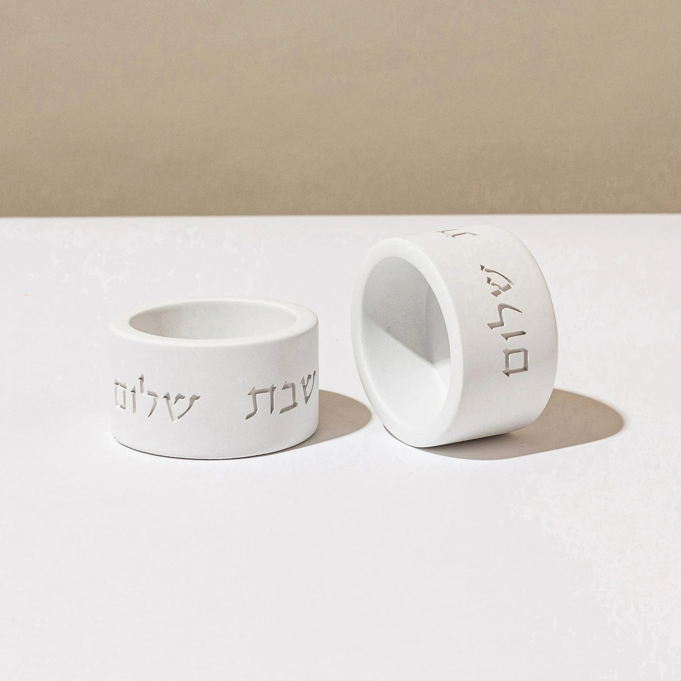 סט פמוטים מעוצבים לשבת על מגש בטון מודרני - דגם Concrete Grace (Copy) 