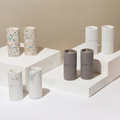 זוג פמוטים לשבת מבטון נקי בגוונים קלאסיים - דגם Concrete Flow 