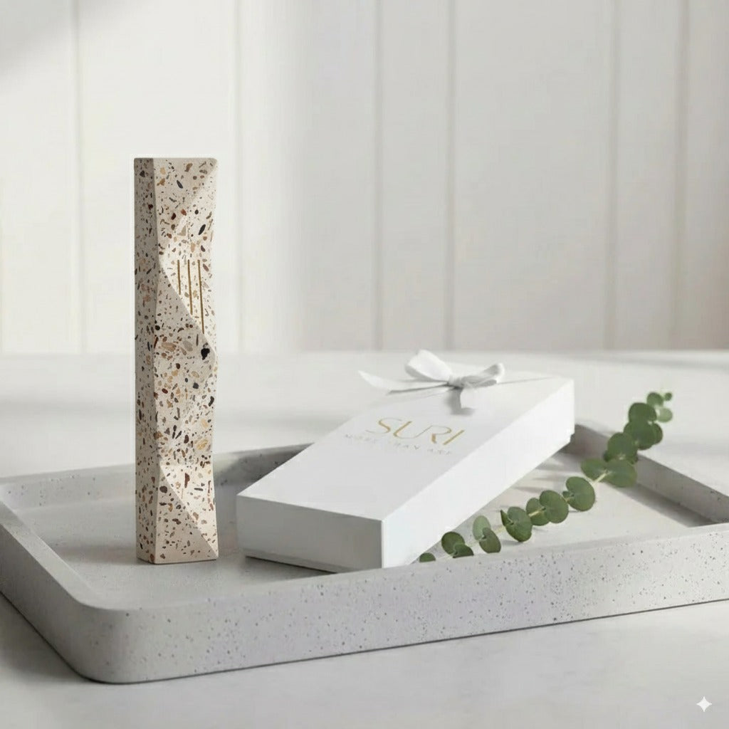 מזוזה מעוצבת לבית ולדלת כניסה בצבעים עשירים עם ש זהב - דגם Wave 