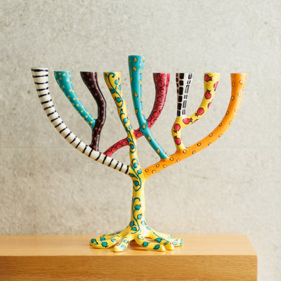 חנוכיות מעוצבות מאלומיניום יצוק צבוע באמייל עבודת יד - דגם The Wild Tree 