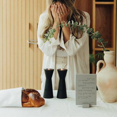 פמוטים אלגנטיים ויוקרתיים לשבת עם חריטה – דגם Aura (Copy) 