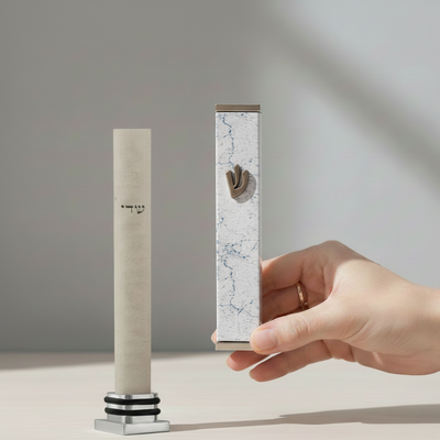 מזוזה בצבע שחור מט בעיצוב מודרני ומינימליסטי עם קווים נקיים דגם Candy 