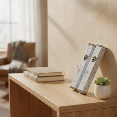 מזוזה בצבע שחור מט בעיצוב מודרני ומינימליסטי עם קווים נקיים דגם Candy 