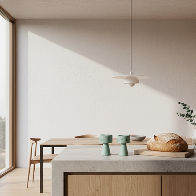 סט פמוטי שבת מודרניים מבטון לבן – דגם Solura 