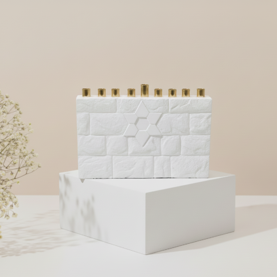 חנוכיית בטון לבנה, מינימליסטית ומלאת נוכחות – דגם COTEL 