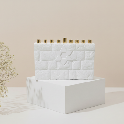 חנוכיית בטון לבנה, מינימליסטית ומלאת נוכחות – דגם COTEL 