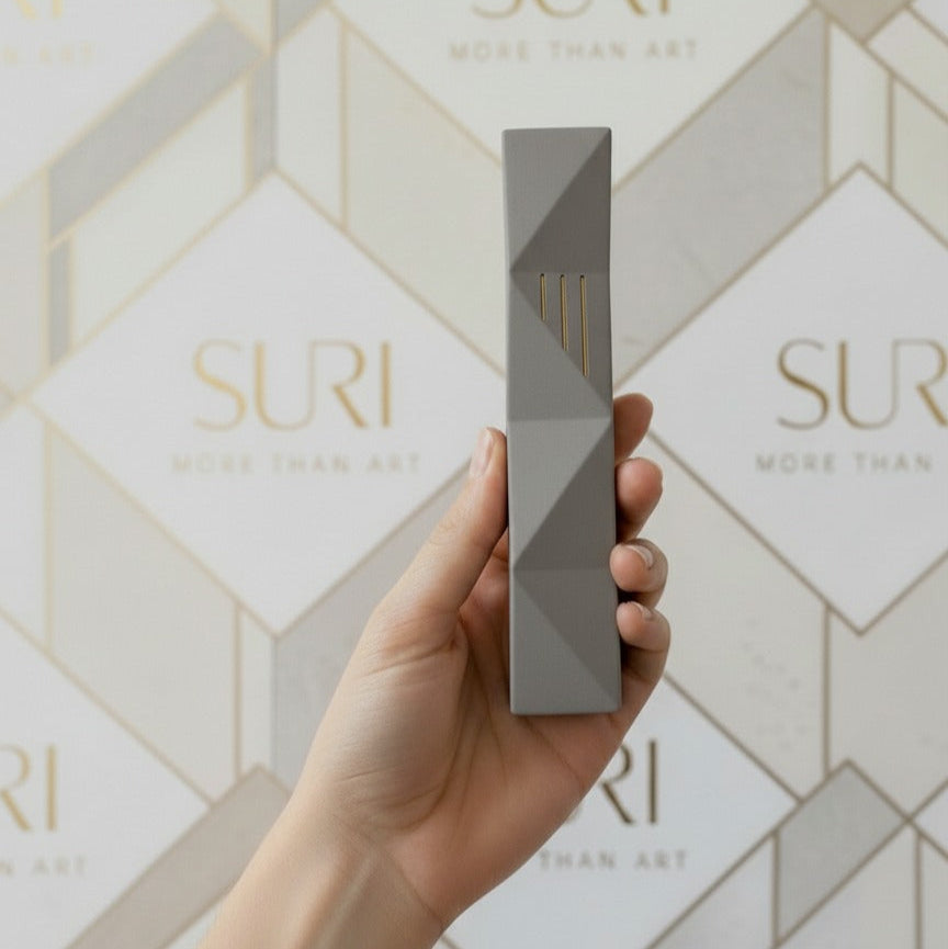 מזוזה מעוצבת לבית ולדלת כניסה בצבעים עשירים עם ש זהב - דגם Wave 