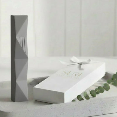 מזוזה מעוצבת לבית ולדלת כניסה עם חריטת ש נקיה – דגם Wave 