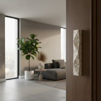 מזוזה מעוצבת לבית ולדלת כניסה בצבעים עשירים עם ש זהב - דגם Wave 