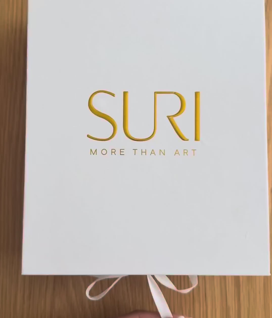 פמוטי בטון מעוצבים לשבת ולחג בגוונים טבעיים, בגודל מרשים עם גימור יוקרתי – דגם Aura